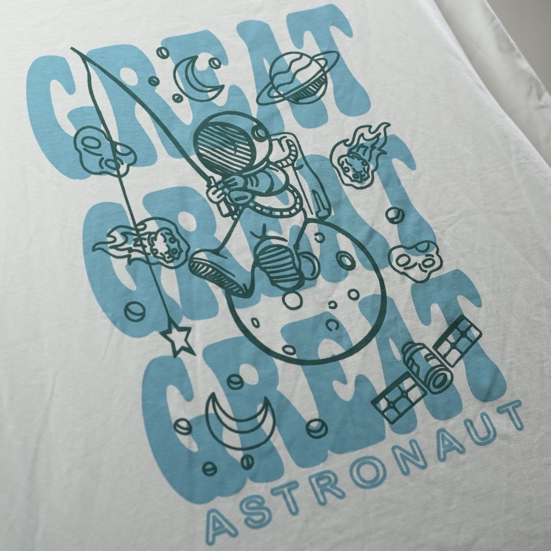 Great Astronaut Typography Oversized T-shirt